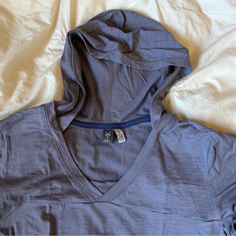 Ibex hooded short sleeve wool shirt